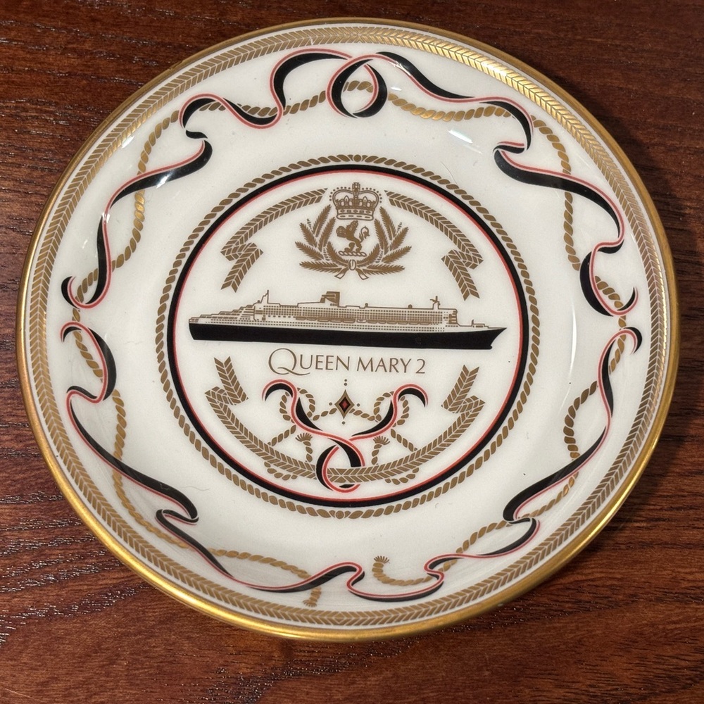 Queen Mary 2 Decorative Plate